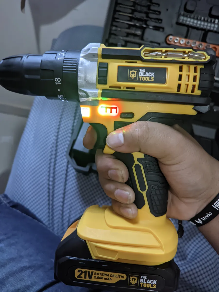 Parafusadeira The Black Tools detalhe